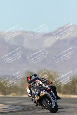 media/Dec-04-2025-Racers Edge (Thu) [[5ebc9f124d]]/3-B Group/1-Session 1 (Turn 7)/